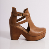 Cedar Clogs - Tan Leather