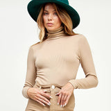Lightweight Ribbed Turtleneck