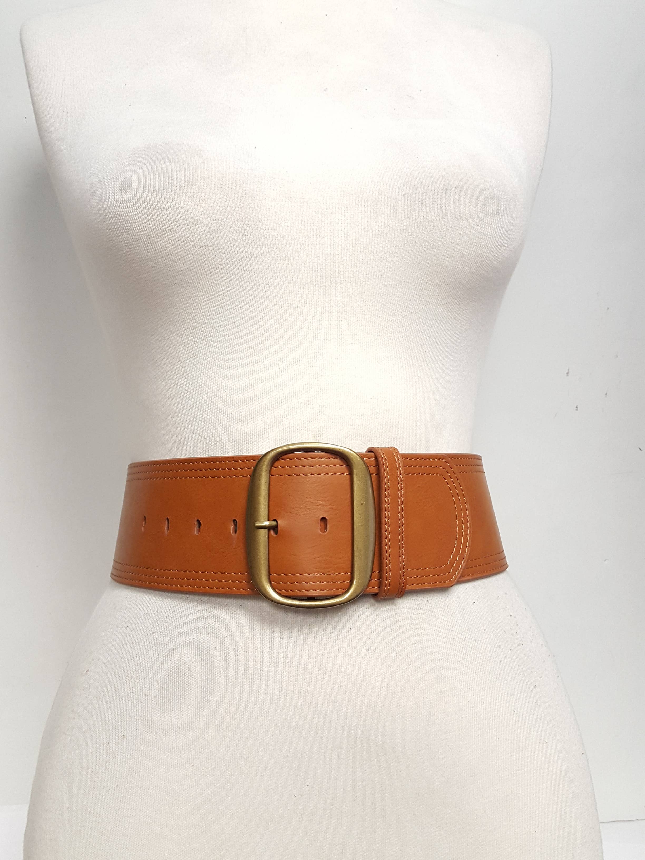 Wide Width Contour Waist Belt