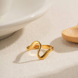 S-Swoop Ring - Gold