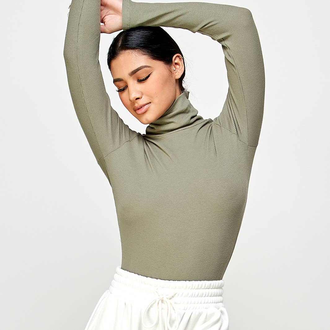 Lightweight Ribbed Turtleneck